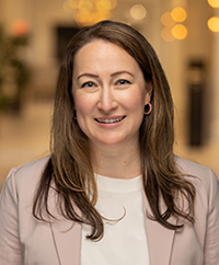 Lindsey Artman headshot